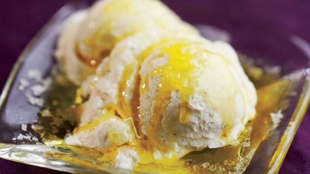 Vanilla Ice Cream With Olive Oil